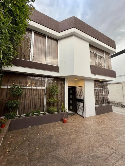 Casa de 5 Habitaciones - en Venta - El Pinar Bajo - 317 m² — imagen 4