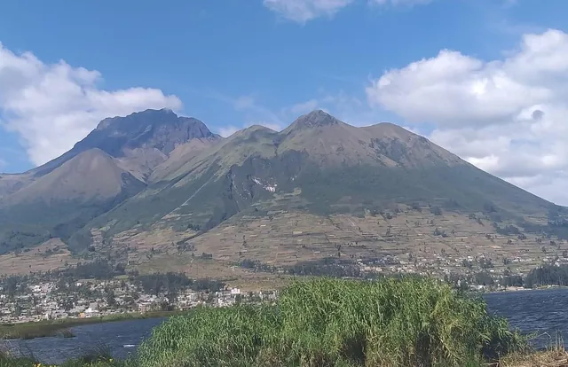 Vendo Terrenos en El Lago San Pablo, Imbabura — imagen 2
