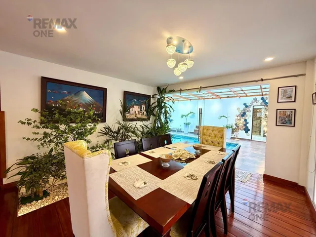 En Venta Casa de Lujo en Colinas de Challuabamba, Azuay — imagen 4