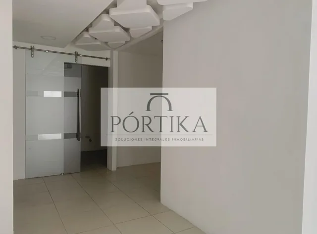Venta Oficina con Divisiones - Emporium - Puerto Santa Ana, Guayas — imagen 3