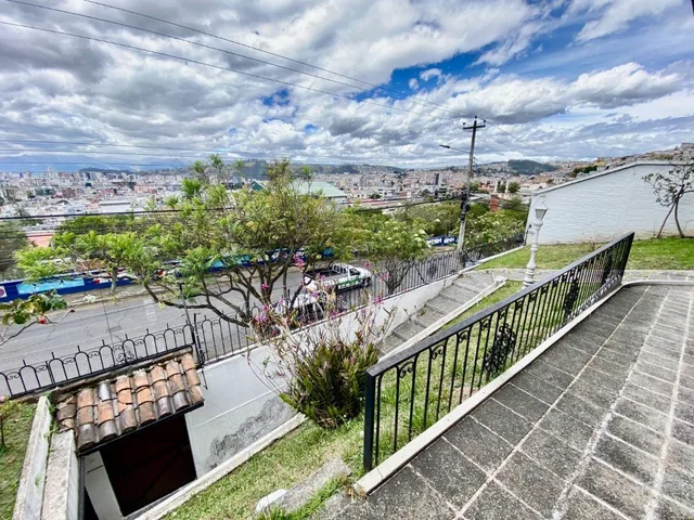 H/ Miraflores, Casa Independiente Esquinera en Venta 359.900usd 4 Dorm. — imagen 3