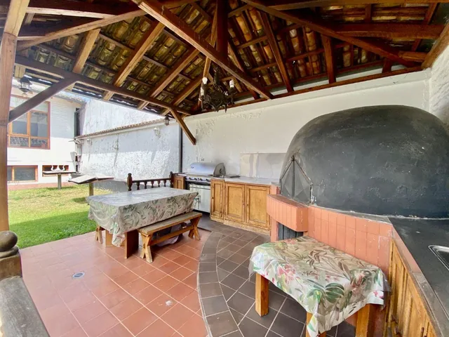 H/ Miraflores, Casa Independiente Esquinera en Venta 359.900usd 4 Dorm. — imagen 2