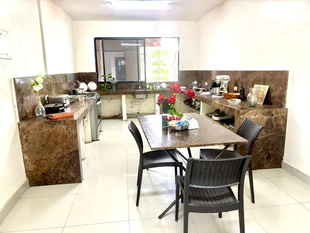 Vendo Propiedad Urdesa Comercial Zarc - 2 Ave Otto Arosemena Gomez. Ideal Oficinas, Clínicas, Comercio, Guayas — imagen 2