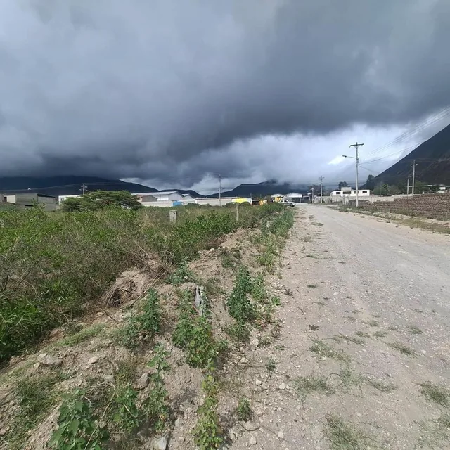 De Venta Terreno en La Mitad del Mundo - Sector Rumicucho — imagen 4