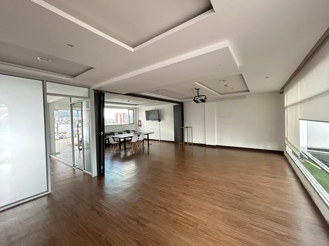 Venta La Floresta Amplia Oficina Moderna a Estrenar - Business Center — imagen 2