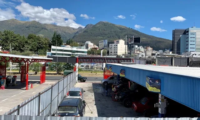 Se Vende Terrero Para Uso Comercial Sector Centro Norte de Quito. Provincia de Pichincha — imagen 4
