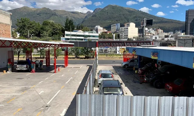 Se Vende Terrero Para Uso Comercial Sector Centro Norte de Quito. Provincia de Pichincha — imagen 2