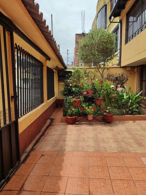 Vendo Casa Independiente 260 m² Sector Antiguo Peaje — imagen 2
