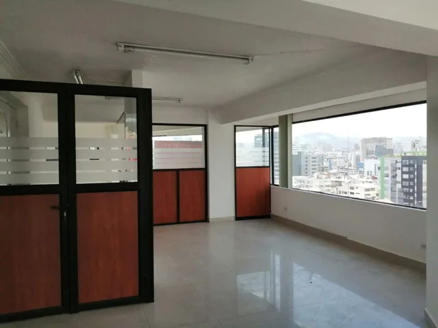 Bonita Oficina Vendo 86 m Habitables Amoblada Cerca a Mall El Jardin — imagen 5