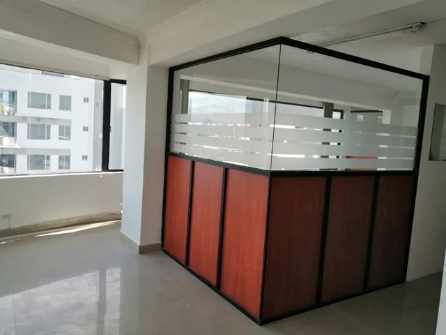 Bonita Oficina Vendo 86 m Habitables Amoblada Cerca a Mall El Jardin — imagen 3