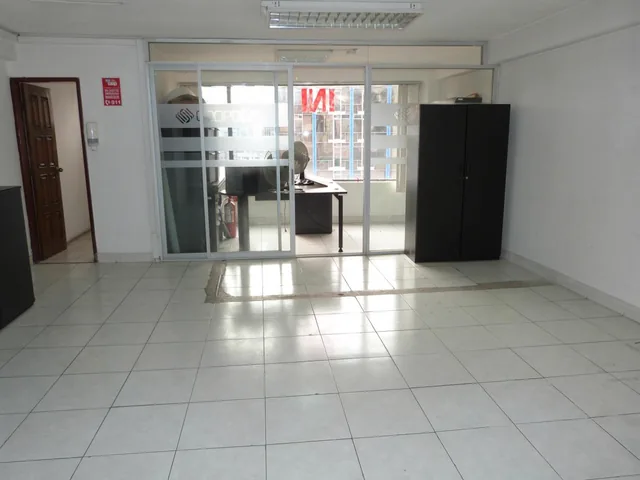Oficina de Venta de 45 m² Sector Rumipamba Piso 5 — imagen 2