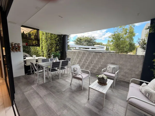 Venta Moderna Casa de 4 Dorm. Cerca de Arrayanes en Puembo / Sharon Reed — imagen 2