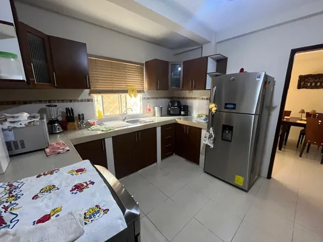 Venta Casa de Cuatro Habitaciones en Villa Club Etapa Kripton/samborondon/ Aurora, Guayas — imagen 2