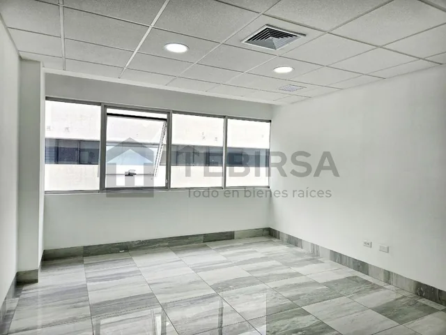 Oficina en Venta o Alquiler, Incluye Parqueo - Platinum 2, Av León Febres Cordero, Guayas — imagen 4