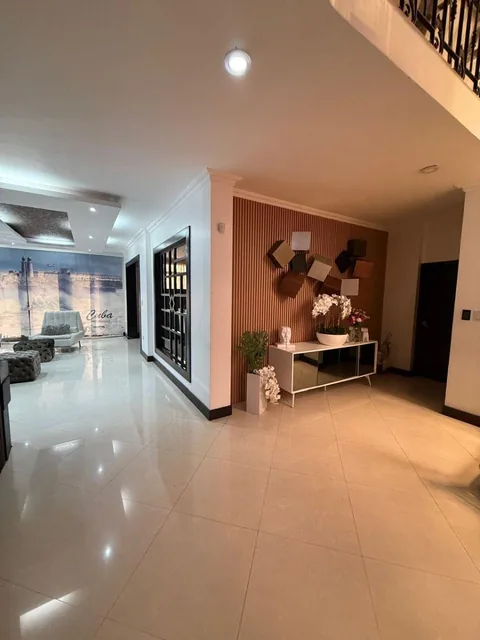 Vendo Casa de Lujo en Samborondon, Totalmente Amoblada, Piscina, 5 Dorm., Guayas — imagen 2