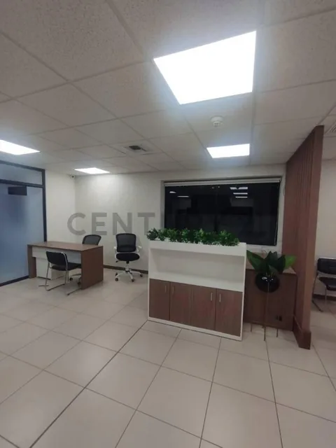 Oficina Amoblada en Venta con Linda Vista – Edificio Emporium, Guayas — imagen 5