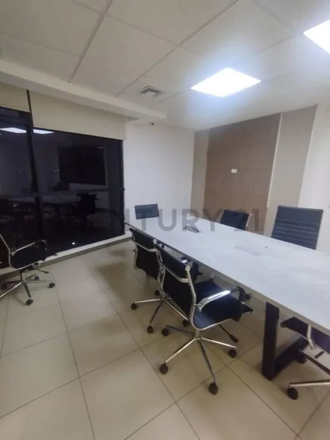 Oficina Amoblada en Venta con Linda Vista – Edificio Emporium, Guayas — imagen 2