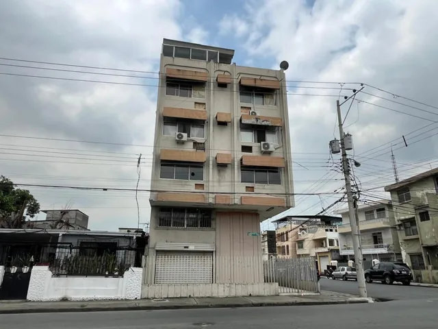 Vendo Terreno Esquinero Uso Comercial en Centro de Guayaquil, Guayas — imagen 3