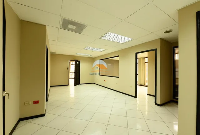Espectacular Oficina (Todo El Piso #3) en La Av 9 de Octubre, Guayas — imagen 4