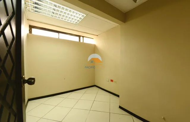 Espectacular Oficina (Todo El Piso #3) en La Av 9 de Octubre, Guayas — imagen 2
