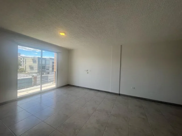 Venta de Departamento en Tumbaco 2 Habitaciones, Balcón — imagen 4