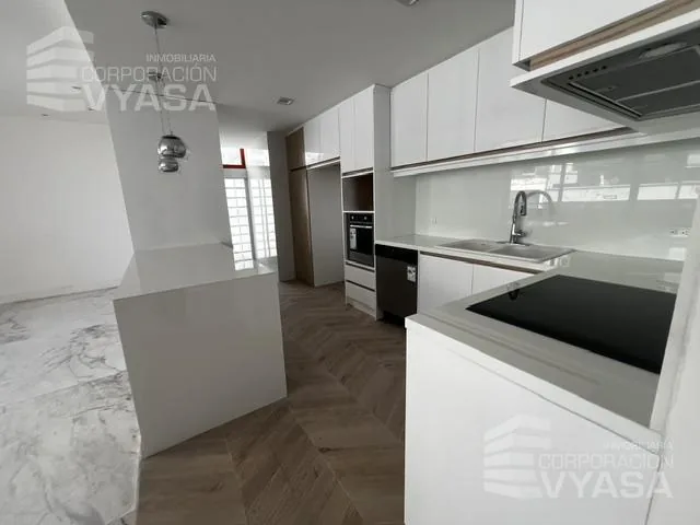 Quito Tenis - Departamento por Estrenar de Venta 145,65 m² Más Terrazas 8,15 m² — imagen 3