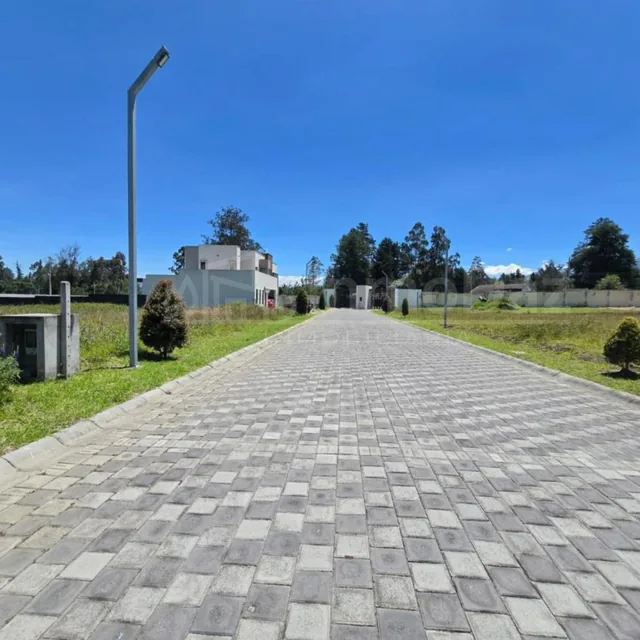 Vendo Terreno Plano en Puembo Sector Colegio Americano — imagen 2
