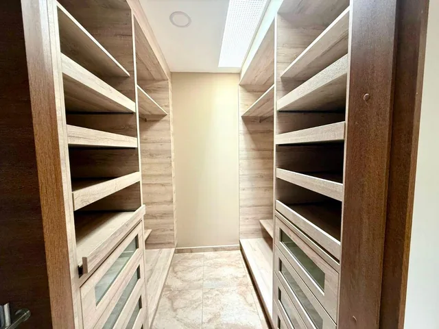 Departamento en Venta 136 m Más Terraza 73 m La Primavera - Cumbayá — imagen 5