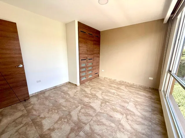 Departamento en Venta 136 m Más Terraza 73 m La Primavera - Cumbayá — imagen 3