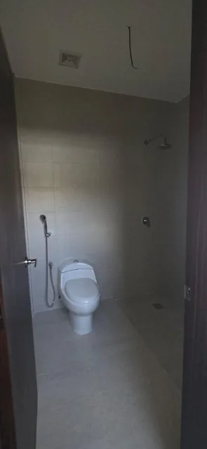Venta Casa Estreno Cuatro Habitaciones en Urbanización La Riona Km 3 Via Samborondon, Guayas — imagen 4