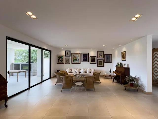 Casa de Venta Dentro de Urbanización Exclusiva en Puembo. en El Mejor Sector de Puembo — imagen 2
