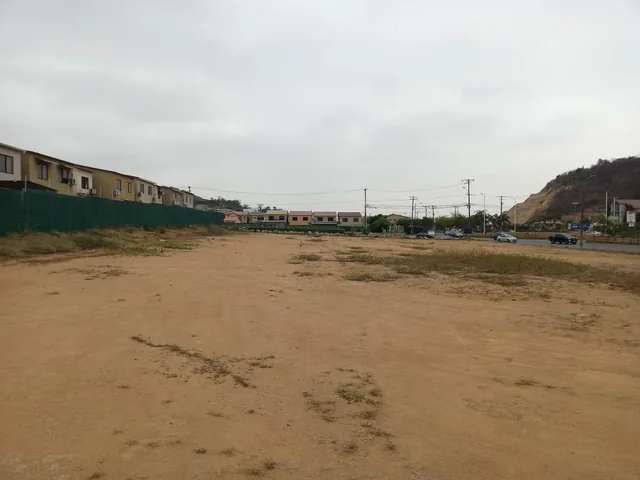 Terreno Esquinero de Venta en La Urbanización Villa Club, Uso Comercial. Guayas — imagen 3