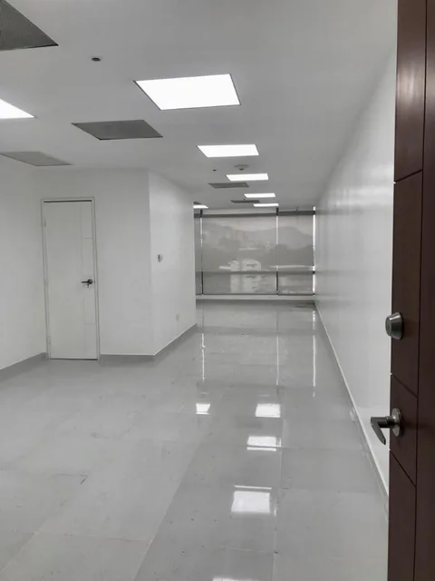 Norte. World Trade Center en Venta Oficina de 50 m² Remodelada, Guayas — imagen 4