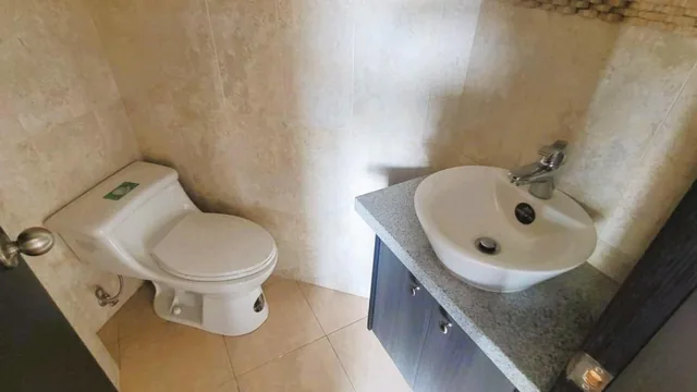 Vendo Departamento 3 Dorm. 130 m² La Jipijapa Cerca Hotel Savoy Inn, Vista Panorámica. Provincia de Pichincha — imagen 2