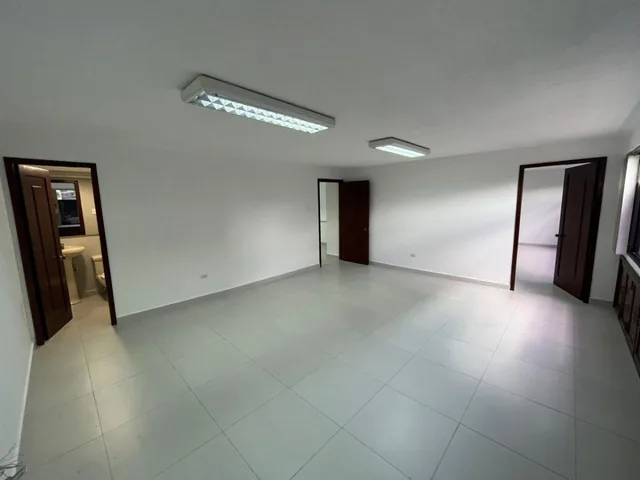 Vendo - Hermosa Oficina - Frente Al Swissotel — imagen 2