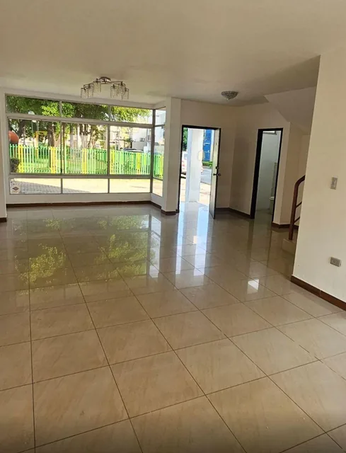 Casa Esquinera en Venta con 3 Dorm. en Urb. Matices - V. Gil, Guayas — imagen 5