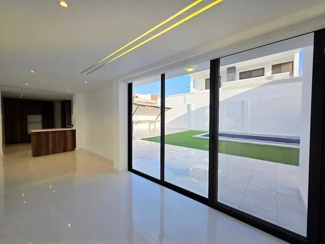 Vendo Casa, Marina Blue, Sur de Manta, 3 Dorm. con Piscina, Manabí — imagen 3