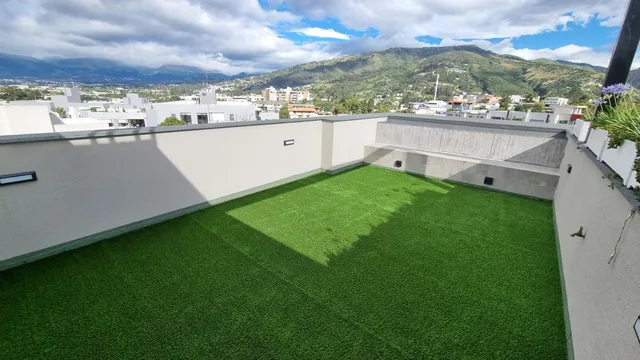 Departamento Nuevo en Venta con Patio en Cumbayá — imagen 4