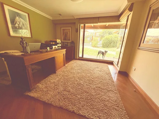 Vendo Casa Elegante, de Lujo urbanización Exclusiva Cumbaya, alta Seguridad, Vistas Canchas — imagen 4
