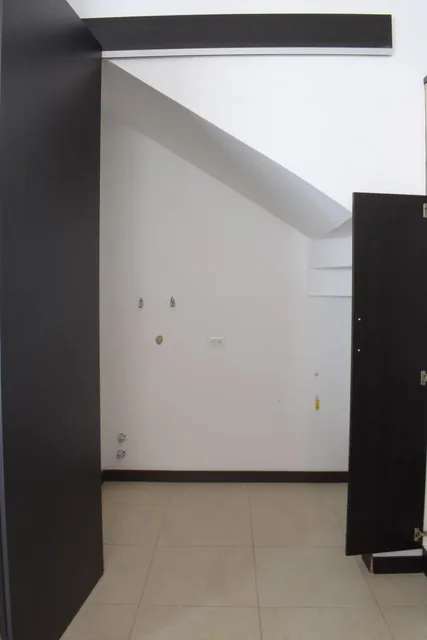 Vendo Amplia Casa en Urbanización Sector Tumbaco — imagen 2