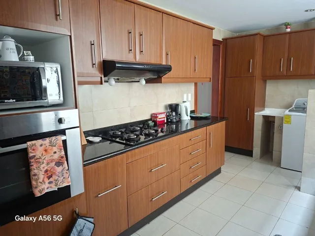 Vendo Moderno, Cómodo y Luminoso Departamento Quito Tenis — imagen 5