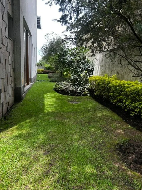 Vendo Departamento con Jardin en Cumbaya — imagen 5