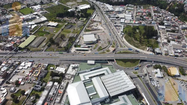 Vendo Terreno Comercial Panamericana Norte Calderon Carapungo Portal Shopping — imagen 2