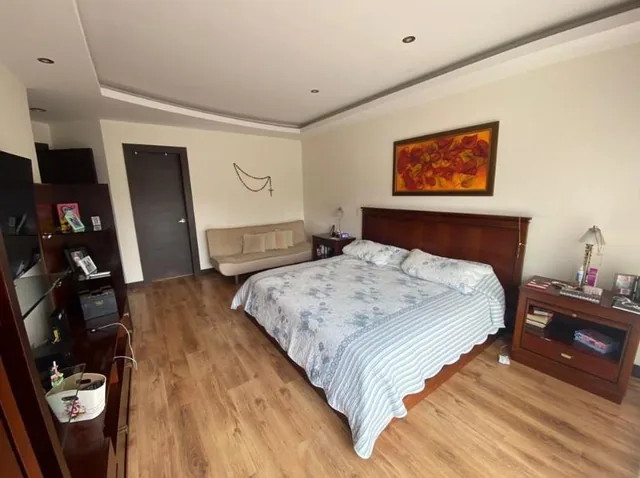 Preciosa Casa Independiente Espaciosa, Extenso Jardín Dentro Urbanización — imagen 5
