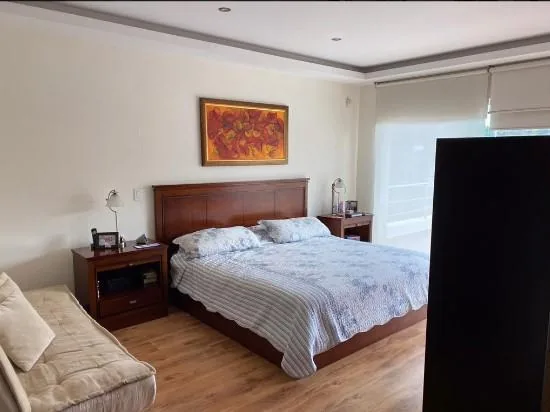 Preciosa Casa Independiente Espaciosa, Extenso Jardín Dentro Urbanización — imagen 2