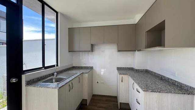 Venta en Casa a Estrenar Valle de Los Chillos — imagen 4