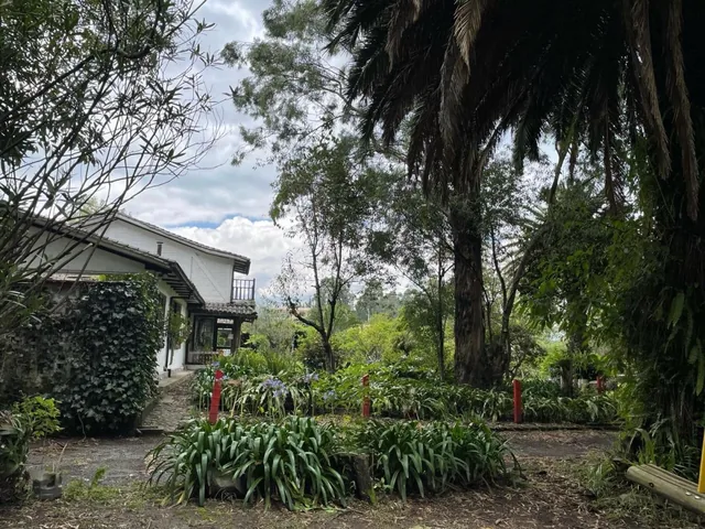 Vendo Hermosa Propiedad en La Zona Central de Sangolqui, con Casa Cololnial — imagen 3