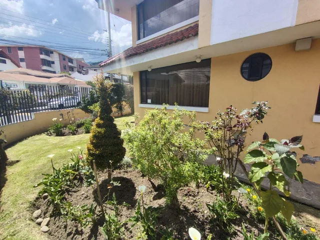 En Venta Departamento, Urbanización El Condado, con Jardín Propio — imagen 5