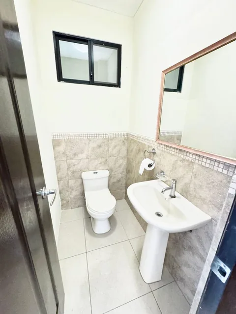 Vendo Casa en Bosques de La Costa, Tres Dorm. Cada Uno con Su Baño, Patio Grande, Guayas — imagen 5