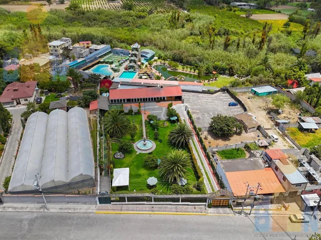 Complejo Acuatico y Restaurante en Venta (Guayllabamba - Quito) — imagen 4
